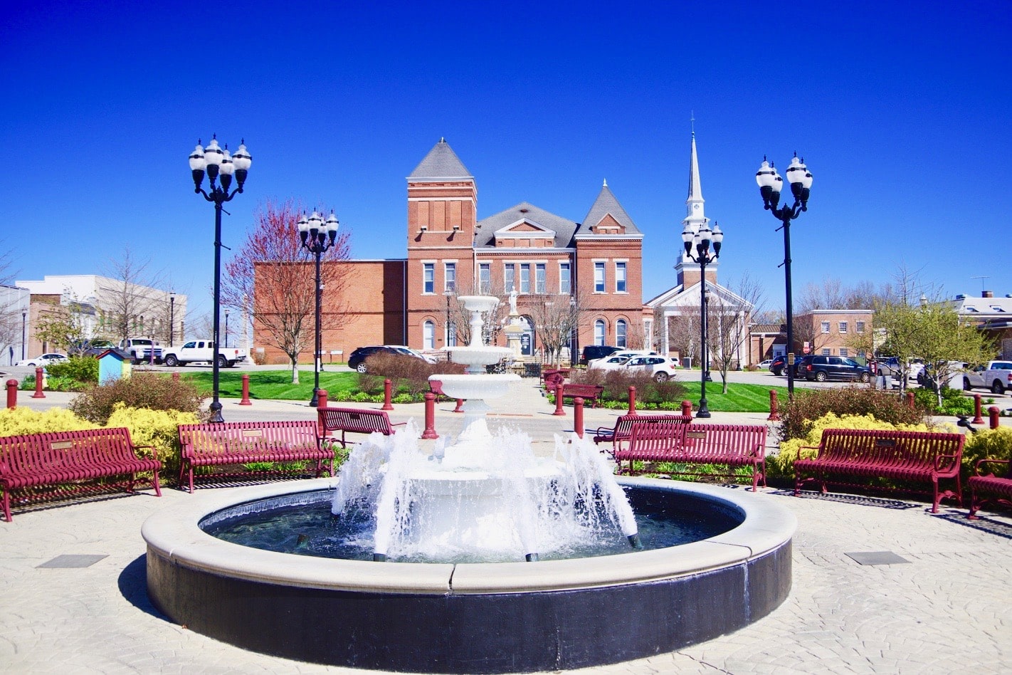 Historic courthouse and fountain in downtown McMinnville, Tennessee
