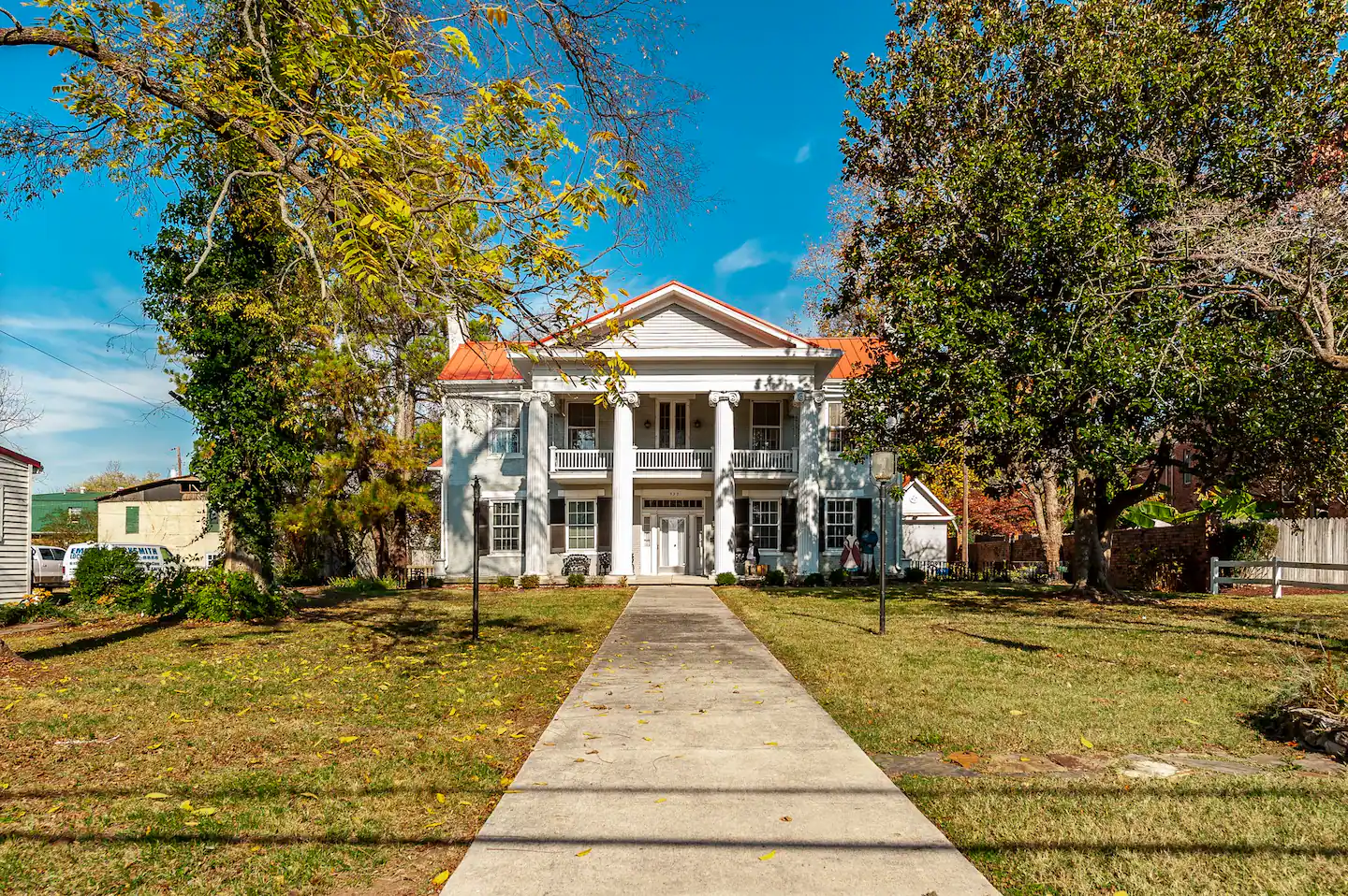Cottontown TN Pest Control | Sumner County Farm Country Exterminators — U.S. Pest 1 Historic home in Cottontown, Tennessee
